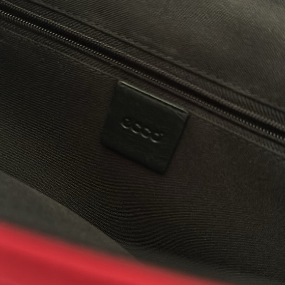 Ecco messenger laptop bag red Black Strap & trim - Picture 7 of 8